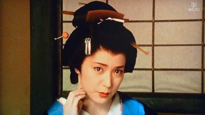 梅が国に帰るわけないという蔦吉(若村麻由美)